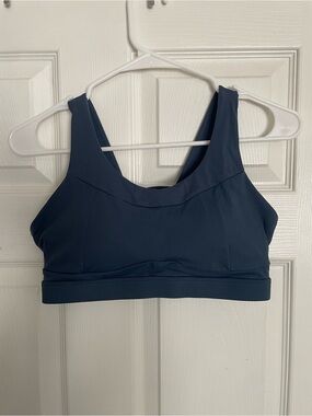 Running Girl Women’s size Medium Dark Blue Sports Bra